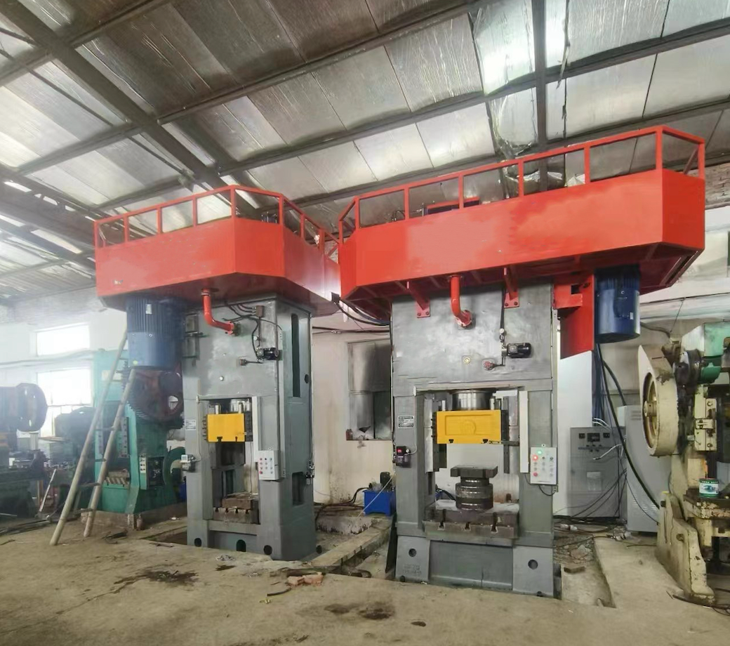 refractory press machine 630T